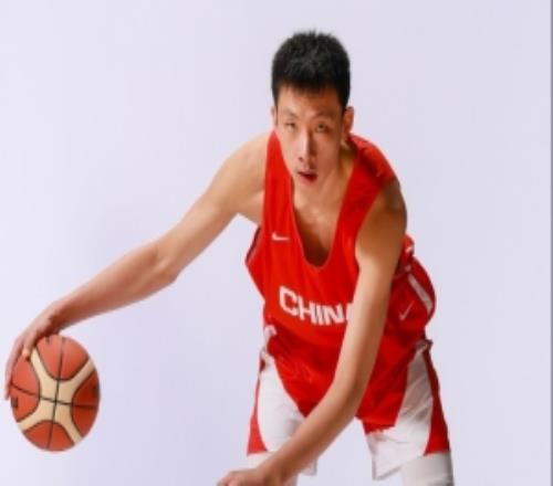 记者:中国U18男篮的发挥很完美了让人看到中国篮球未来的可能