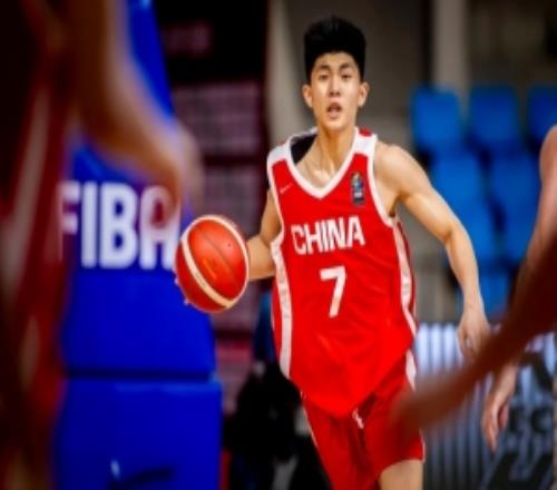 媒体人:中国U18男篮与澳大利亚的身体确实有差实力差距也在那