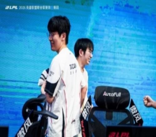 LPL分享AL赛后返图:沉心静气,整装待发,期待你们后续发挥