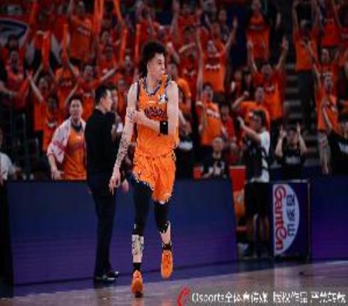 张镇麟:过去一年在上海认识很多新朋友也为上海创造了好成绩