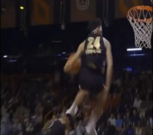 扣篮界的黑八!陈登星凭借飞人臀下换手坐扣淘汰NBA扣篮王麦克朗