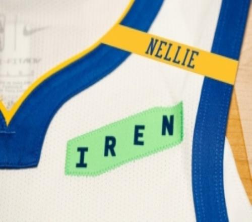 勇士官方致敬老尼尔森:整个新赛季球衣都会带有“Nellie”纪念带