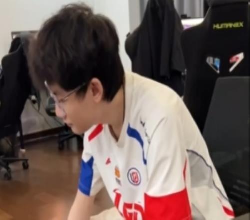 LGD发布对战AL赛前预热Heng：老香你等着！