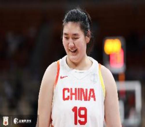 苏群：不少人以为张子宇要成为姚明那样的救世主但她只有19岁
