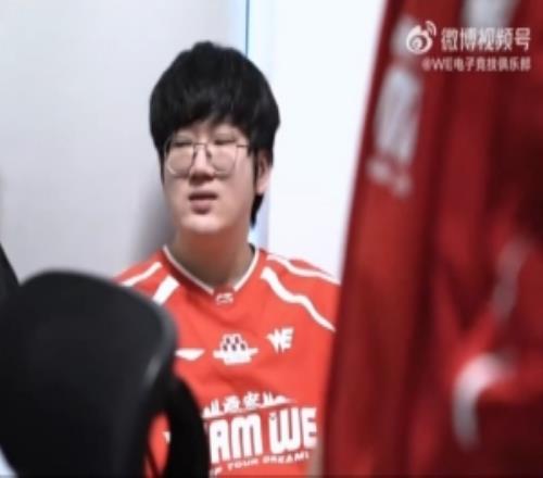 WE分享对阵BLG赛场记录：下次，一定要打得过