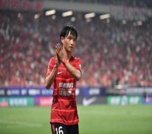 杨明洋：在河南的比赛并不容易，但全队还是努力保住了比分