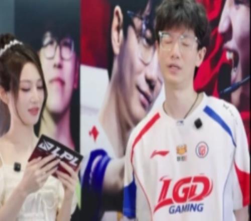 LPL分享Heng采访片段：感谢在想放弃的时候来到LGD