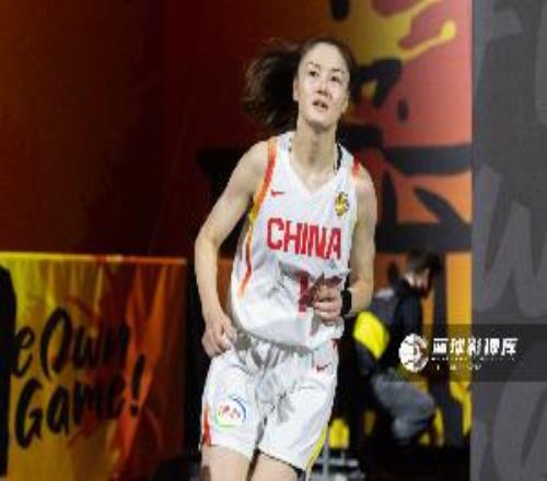 杨毅：女篮这拨球员已不年轻了最小的罗欣棫也24岁了张曼曼29岁