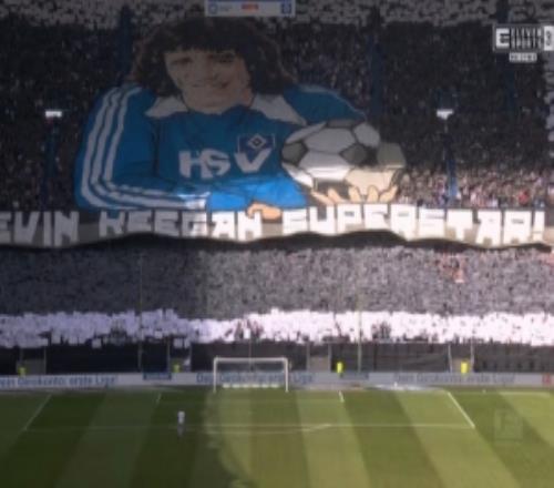 紀事報：漢堡球迷打出巨幅TIFO，致敬凱文基岡