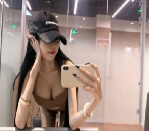 这身材简直了!KPL梓墨女友更博晒照:一起了