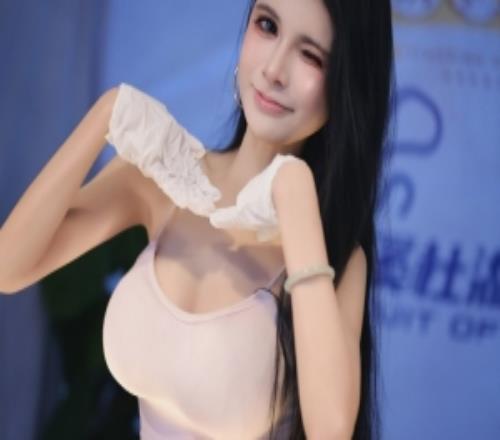 网红狗头萝莉自曝月入十万引热议：曾称年入17万负债650万