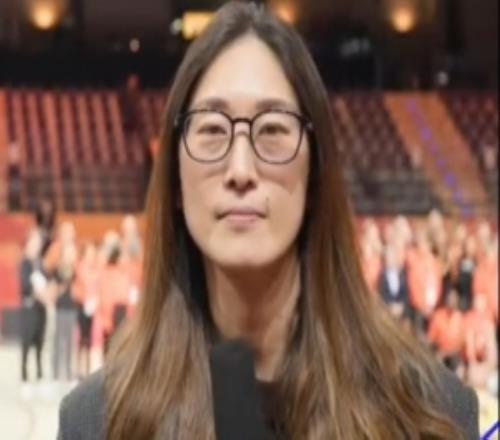 隋菲菲：中国女篮开场对重点人的防守做得很好以此带动进攻