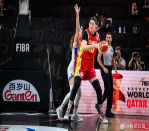 排队道歉！张子宇超强战术价值中国女篮大爆发
