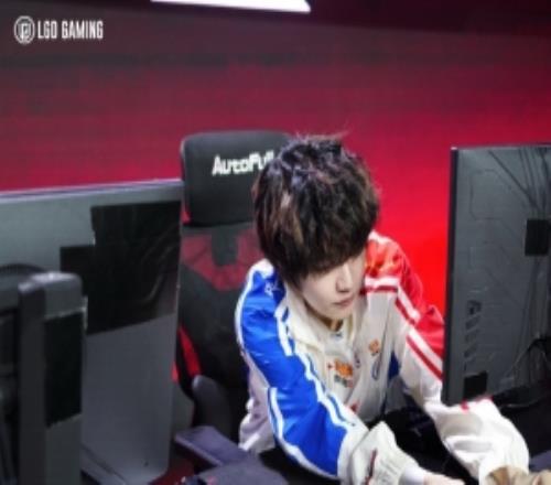 全知！Crisp谈LGDDOTA2选手禁赛：手机里多了一笔美金被队友看到