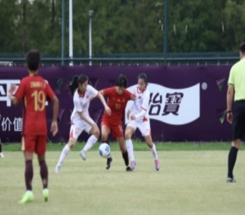 友谊赛中国女足30越南女足，张睿、张琳艳、乌日古木拉破门