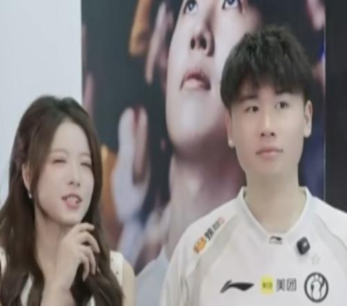 Wei：TheShy年纪比我大给我很多宝贵经验，愿称他“姜大哥”