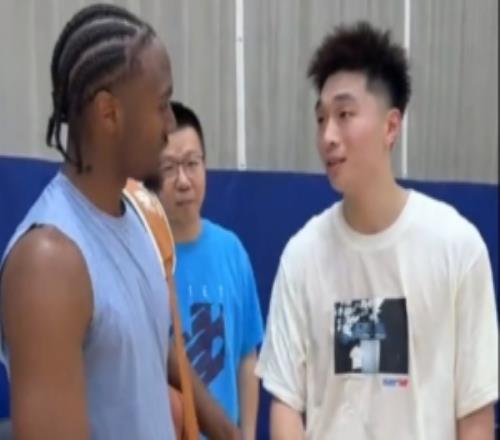 如何打好后卫马克西：每天都要练习投三分要有进攻威胁&会传球