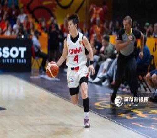 张曼曼+李缘合计5中1仅得3分1助！媒体人：控球后卫只负责控球