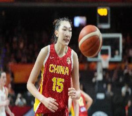 定海神针！韩旭上半场9中3得到7分7篮板三分2中1