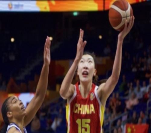 中国女篮胜波多黎各！媒体人赞美韩旭：韩旭你真当文班亚马啊