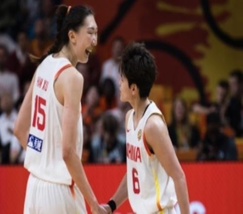 解说:中国女篮赢得太难好在有韩旭和杨舒予可现在也只有她俩
