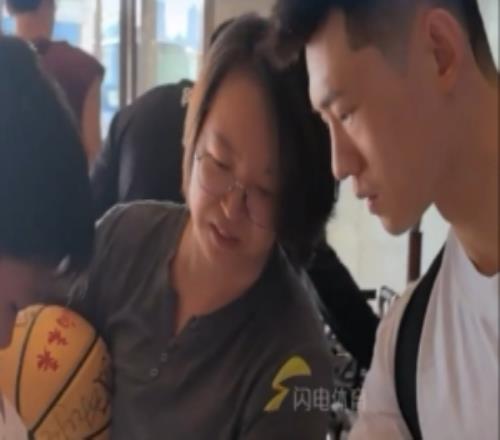 鲁媒：山东男篮今天开赴威海开启为期两周的集训