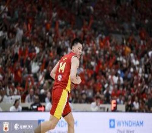 要及时调整！李弘权首发18分钟三分5中1拿到3分3板2助