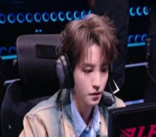 经纪人：镜头给到王俊凯这现场的欢呼声直接起！导播真的很会拍！