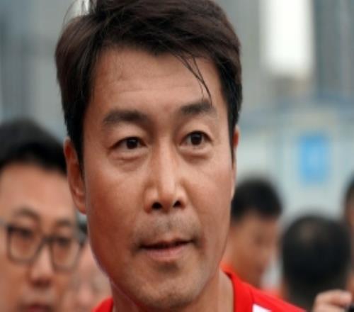 是否合规申思祁宏已将俱乐部股份转让，新股东与两人父亲同名