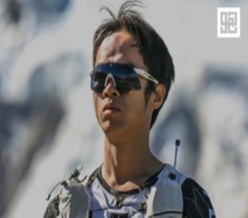 界面新闻：赵家驹第一次进站是跑了35小时后，实际睡眠大约20分钟