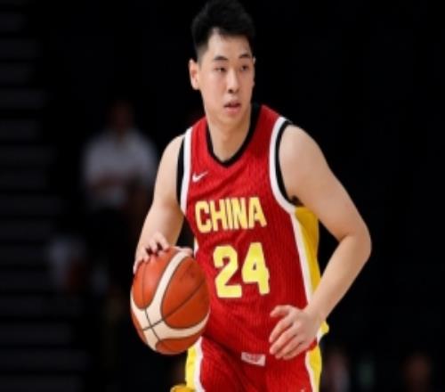 远投在线！崔永熙9投5中得13分9板轰中3记三分&全队才4个