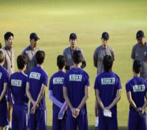 帽子戏法！韩国亚运男足连续3天大巴出错昨天带去棒球场今天失联
