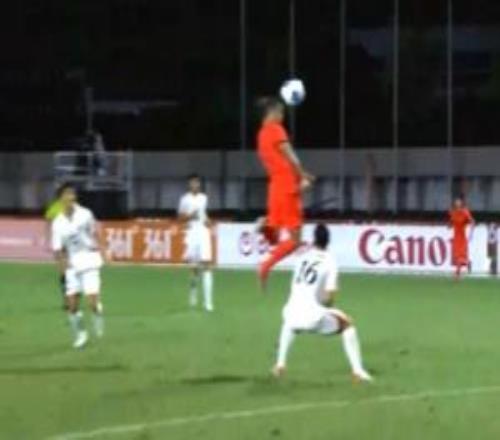 U23国足11扳平朝鲜！37岁吴曦传中助攻，张玉宁高高跃起头球破门