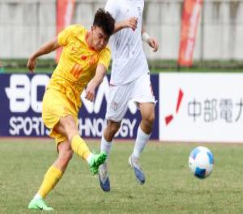 亚运会U23国足00伊朗U23小组第2末轮将战阿联酋吴曦远射中框