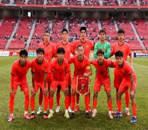 记者U23国足昨日移师大阪备战与韩国U23的半决赛训练基本全封闭