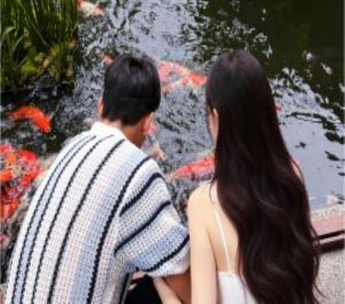 向鱼望李明女儿低调暗示与向余望恋情，被网友翻出“实锤”证据