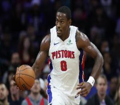 杜伦：新赛季想展示自主进攻&高水平防守不希望被固定在某一角色