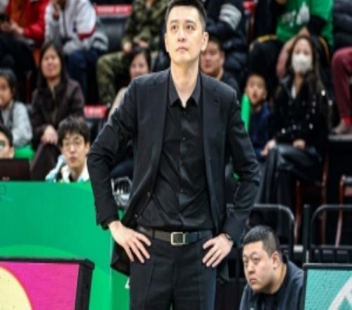 杨鸣：去年这时我应该在宜宾对阵上海如今和拉塞尔赛场反过来了