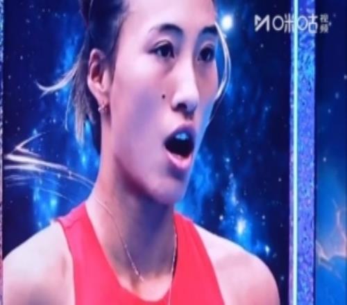 荣耀！郑钦文2026年中网女单冠军照片登上中网冠军走廊的墙上