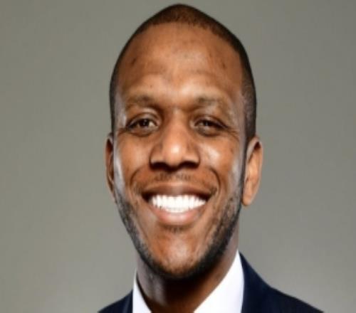 NBA副总裁詹姆斯琼斯：过去八年八队夺冠新赛季争冠悬念十足