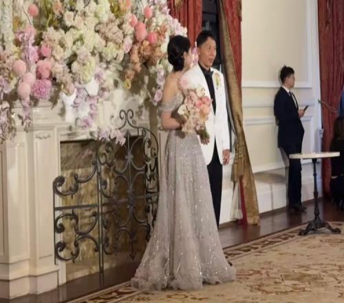 记者：张卫昨日举行婚礼，新鹏城同日官宣他即将离队