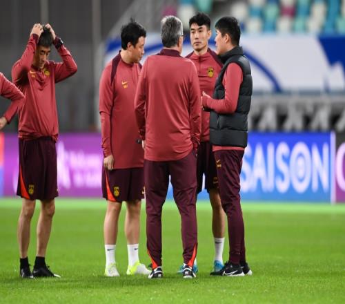 各自带队！伊万身边三位80后助教邵佳一、郑智、陈涛都成为主教练