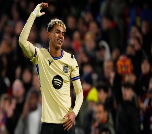 记者报巴萨训练：亚马尔、阿劳霍参加训练，奥尔莫缺席