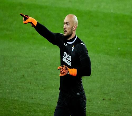 曾零封巴萨！世体：巴萨即将碰上西班牙人门将德米特洛维奇