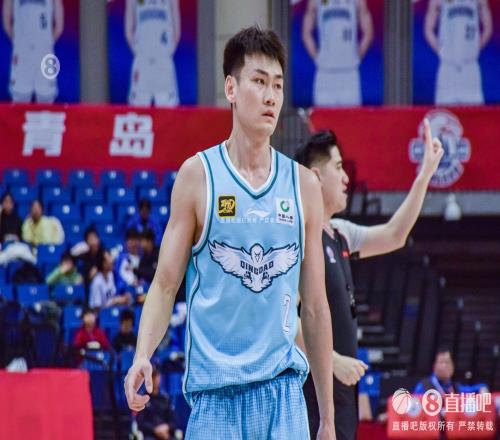 突然爆发！王睿泽第三节7中5单节砍下13分其中三分球4中2