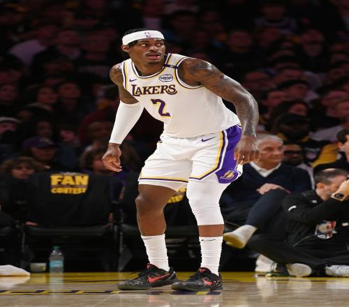 詹姆斯：无论前面是否连丢两记范德比尔特出手三分时并不犹豫