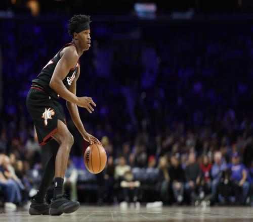 内外开花！探花埃奇库姆半场10中7拿到18分三分6中4