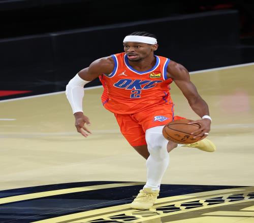 乔詹库当选过！加上亚历山大NBA共10位当过体育画报年度体育人物