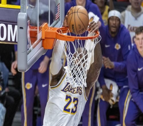 18中12砍31分！詹姆斯：我只想让自己保持稳定而且超级高效的发挥