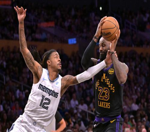 关键时刻11胜0负！老牌天神41岁18中12关键时刻有东有詹降维打击